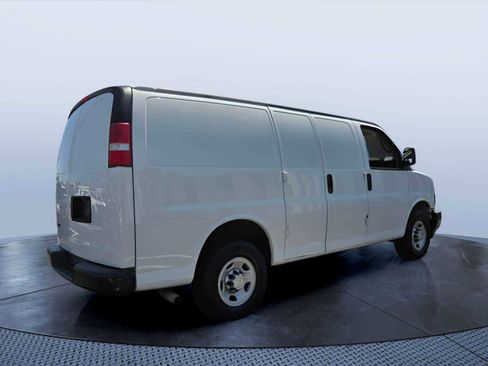 Used 2019 Chevrolet Express 2500 w/ Driver Convenience Package image 5