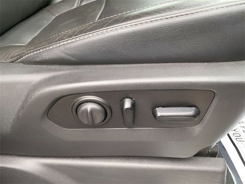 Used 2020 Chevrolet Silverado 3500 LTZ w/ LTZ Convenience Package image 21