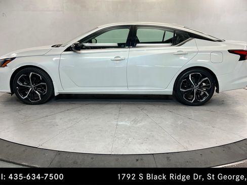 Used 2024 Nissan Altima 2.5 SR image 2