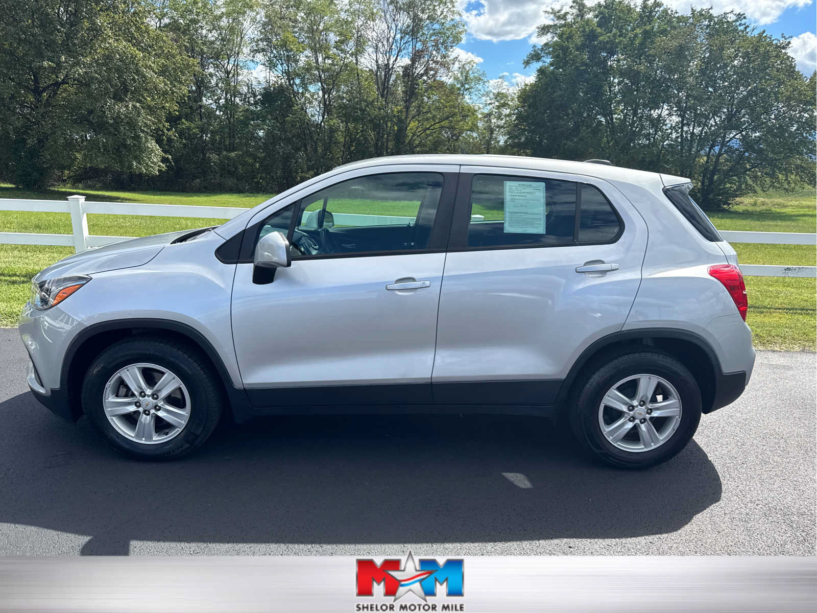 Used 2021 Chevrolet Trax LS FWD image 1
