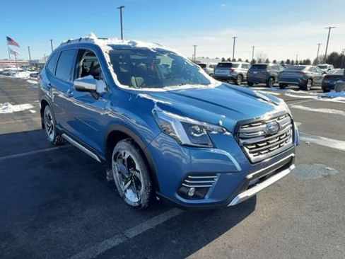 Used 2023 Subaru Forester Touring image 2