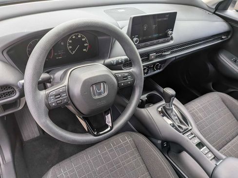 Used 2024 Honda HR-V LX image 2