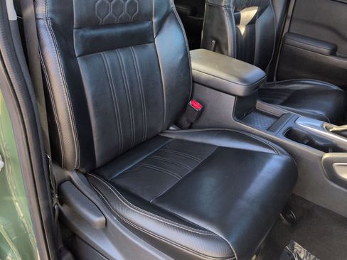 Used 2022 Nissan Frontier SV w/ SV Premium Package image 24