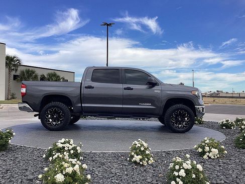 Used 2021 Toyota Tundra SR5 w/ SR5 Leather Package image 4