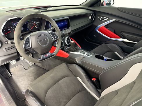 Used 2023 Chevrolet Camaro SS RWD image 15
