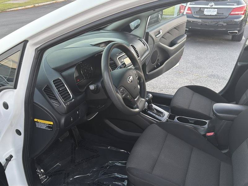 Used 2017 Kia Forte LX FWD image 10