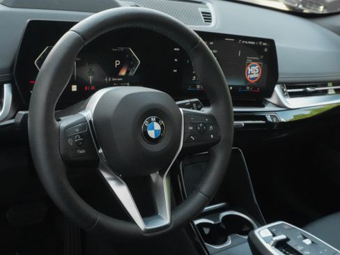 Used 2025 BMW X1 xDrive28i AWD/4WD image 10