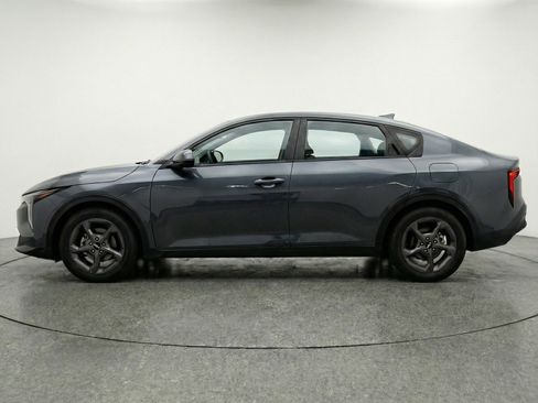 Used 2025 Kia K4 LXS image 5