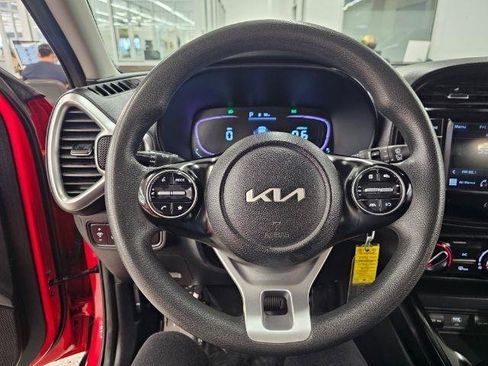 Used 2023 Kia Soul LX FWD image 15