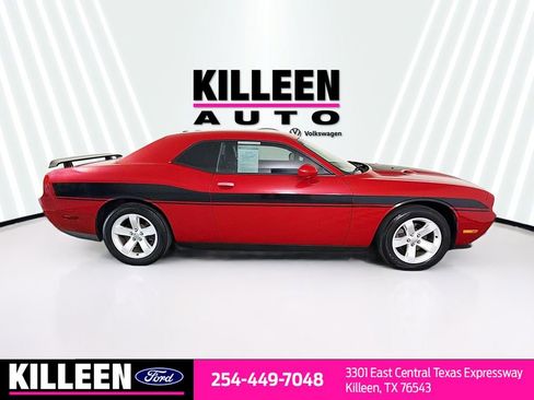 Used 2011 Dodge Challenger image 9