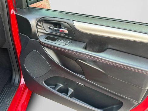 Used 2013 Dodge Grand Caravan R/T w/ Safety Sphere Group FWD image 24