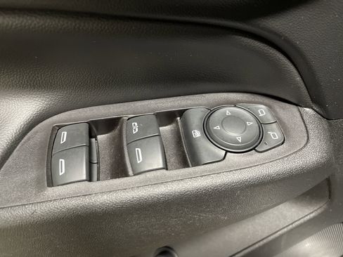 Used 2019 Chevrolet Equinox LT image 9