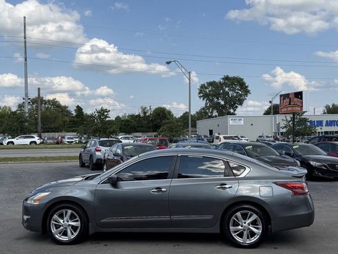 Used 2014 Nissan Altima 2.5 SV FWD image 5
