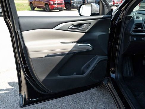 New 2026 Chevrolet Traverse LT image 12