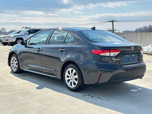 Certified 2025 Toyota Corolla LE image 3