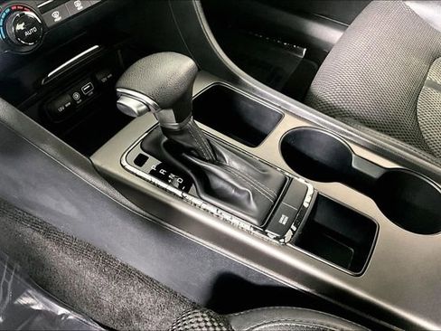 Used 2019 Kia Optima S image 17