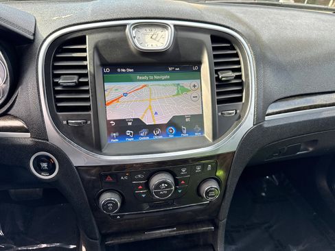 Used 2014 Chrysler 300 C image 19