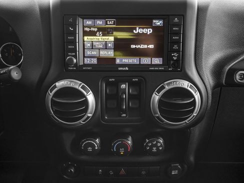 Used 2017 Jeep Wrangler Unlimited Rubicon image 13