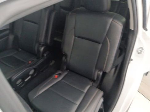 Used 2019 Toyota Highlander XLE image 30