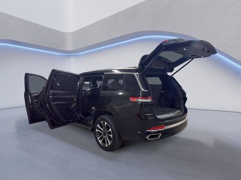 Used 2021 Jeep Grand Cherokee L Overland w/ Luxury Tech Group IV AWD/4WD image 12