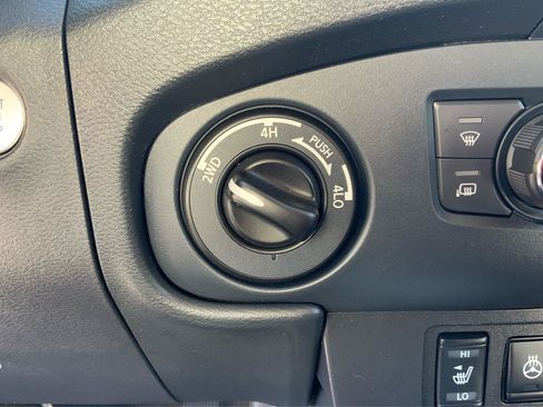 Used 2022 Nissan Frontier SV AWD/4WD image 35