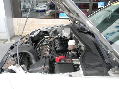 Used 2011 Mitsubishi Endeavor SE image 24