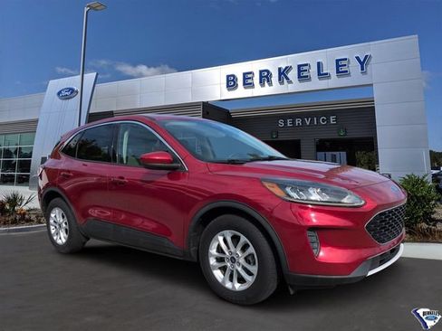 Used 2020 Ford Escape SE FWD image 1