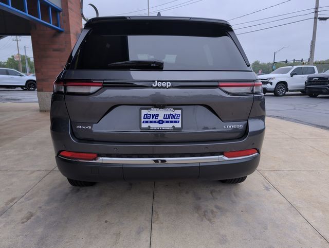 Used 2024 Jeep Grand Cherokee Laredo X w/ Luxury Tech Group I AWD/4WD image 7
