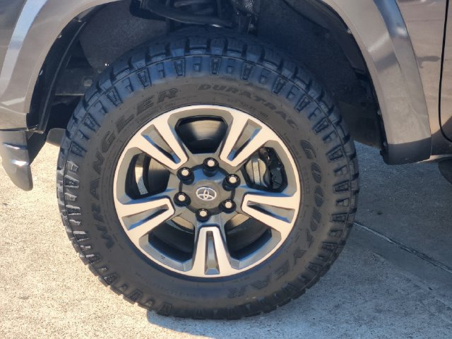 Certified 2017 Toyota Tacoma TRD Sport w/ Tow Package RWD image 10