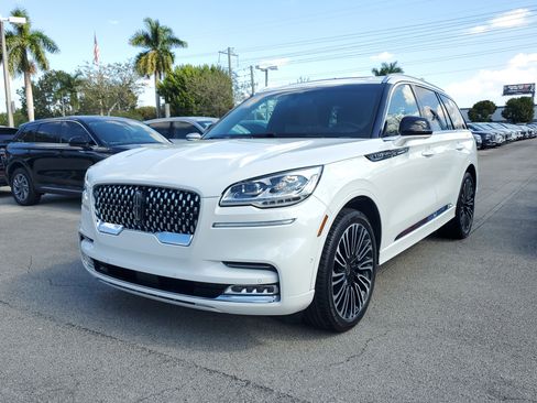 Certified 2023 Lincoln Aviator Black Label image 3