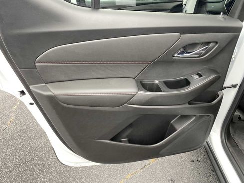 Used 2022 Chevrolet Traverse RS w/ LPO, Floor Liner Package image 31