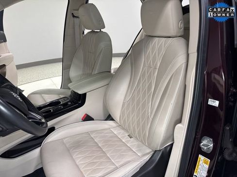 Used 2023 Buick Envision Avenir image 16