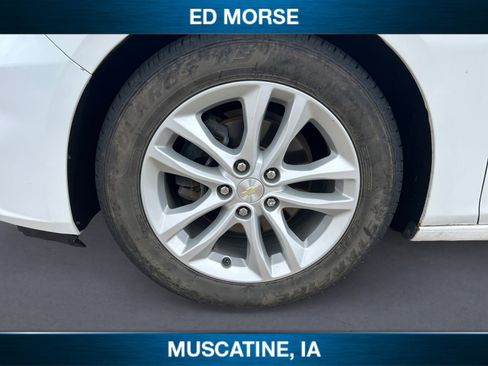 Used 2017 Chevrolet Malibu LT image 14