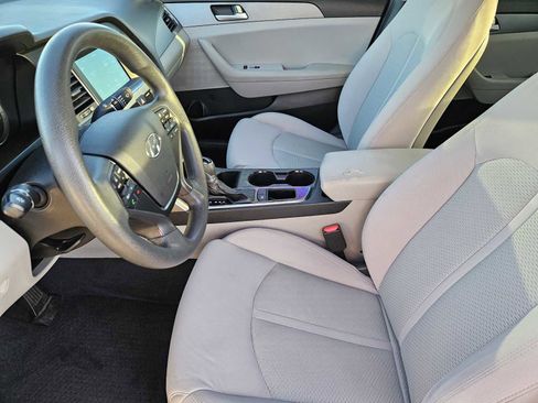 Used 2016 Hyundai Sonata SE image 12