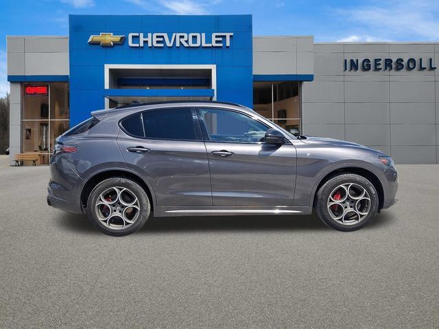 Used 2024 Alfa Romeo Stelvio Ti AWD/4WD image 25