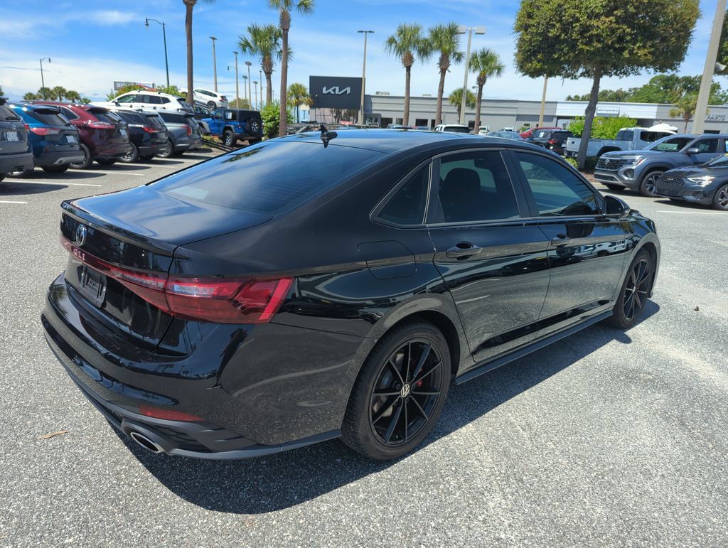 Used 2025 Volkswagen Jetta GLI Autobahn FWD image 6