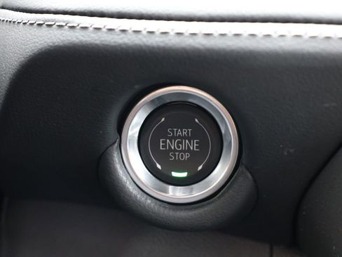 Used 2025 Chevrolet Suburban LS RWD image 32