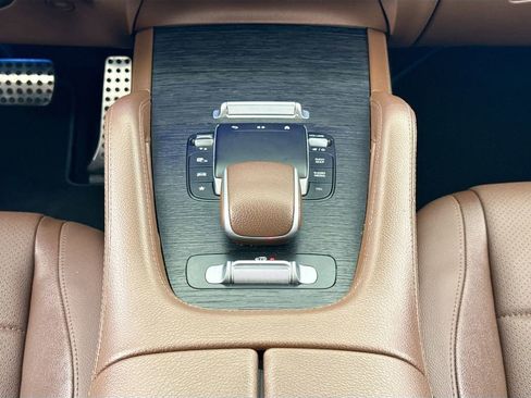 Used 2024 Mercedes-Benz GLS 450 4MATIC image 12