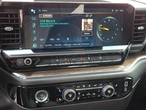 Used 2024 Chevrolet Silverado 1500 LT w/ Z71 Off-Road Package image 17