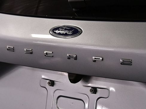 Used 2023 Ford Escape Active w/ Tech Pack #1 AWD/4WD image 11