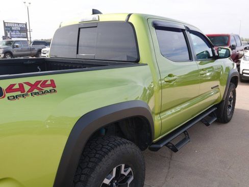 Used 2023 Toyota Tacoma TRD Off-Road w/ TRD Premium Off Road Package AWD/4WD image 10