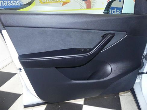 Used 2021 Tesla Model Y Long Range image 20