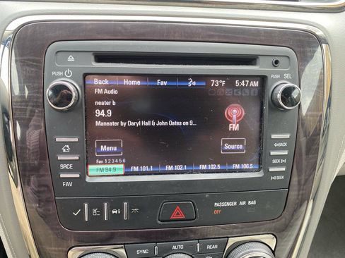 Used 2015 Buick Enclave Leather FWD image 19