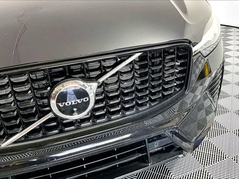 Used 2024 Volvo XC60 B5 Plus w/ Protection Package Premier AWD/4WD image 30