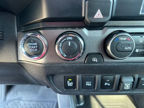 Used 2023 Toyota Tacoma TRD Off-Road w/ Advanced Technology Package AWD/4WD image 20