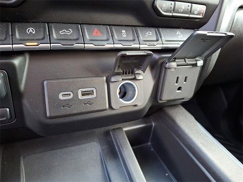 Used 2020 GMC Sierra 1500 AT4 w/ Off-Road Performance Package image 27