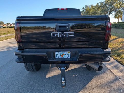 Used 2017 GMC Sierra 2500 Denali w/ Duramax Plus Package image 7