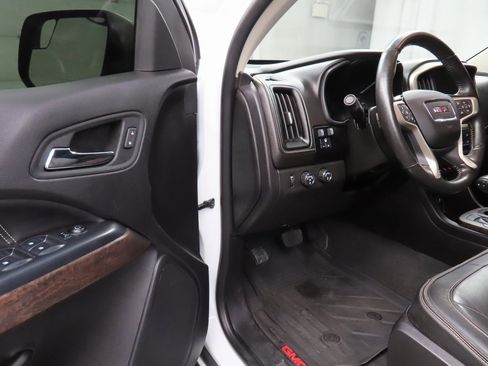 Used 2021 GMC Canyon Denali image 42