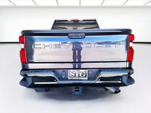 Used 2024 Chevrolet Silverado 2500 Custom w/ Custom Value Package AWD/4WD image 5
