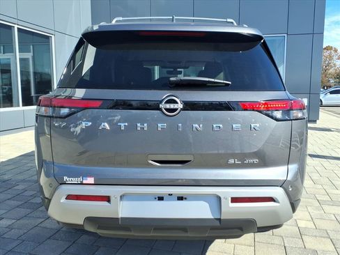 Certified 2023 Nissan Pathfinder SL image 4